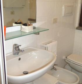 Apartment with Shower