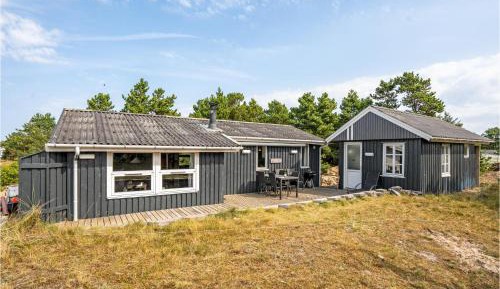 Three-Bedroom Holiday Home 