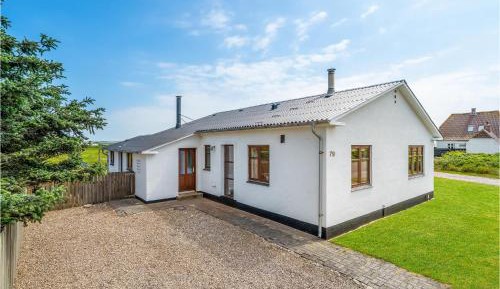 Three-Bedroom Holiday Home 