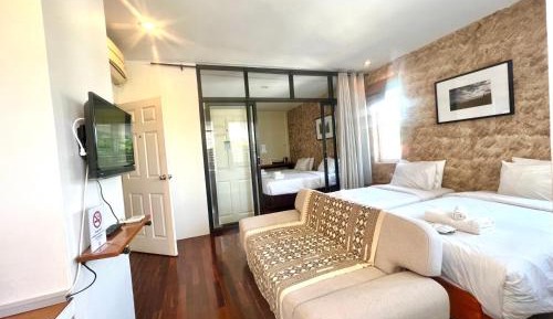 Deluxe Family Room
