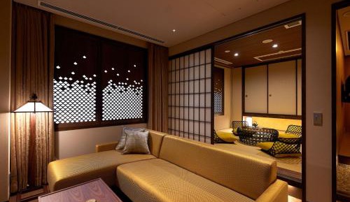Deluxe Family Room