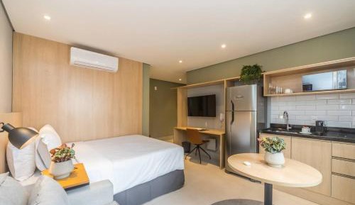 Deluxe Queen Suite