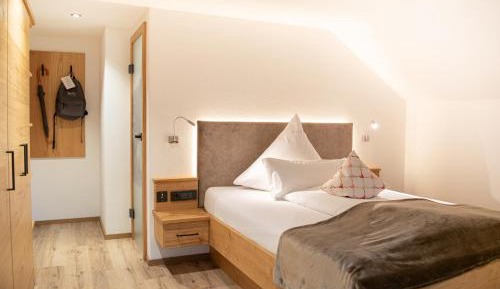Single Room with Mountain View