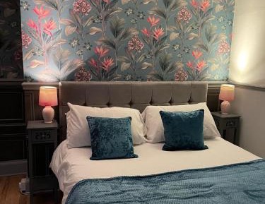Deluxe Double Room with Extra Bed