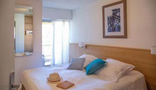 One-Bedroom Apartment with Terrace (4 People) - Lagoon View