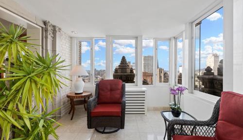 Deluxe King Terrace Suite