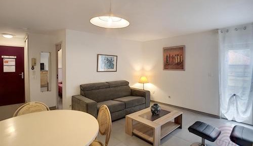 Apartment (4 Adults)