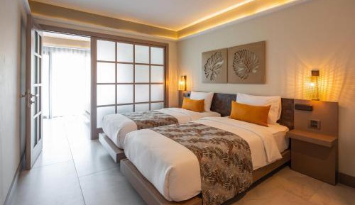 Family Deluxe Room with Pool Access
