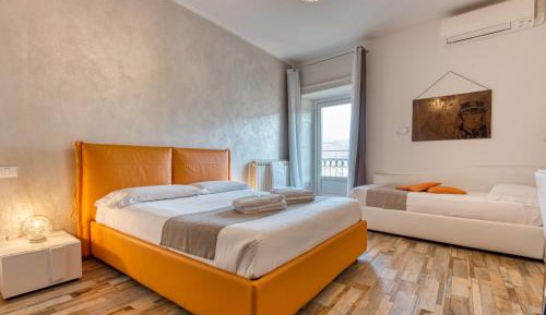 Large Double Room with Private Internal Bathroom