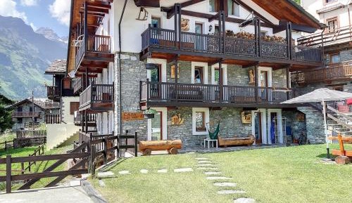 Studio with Balcony