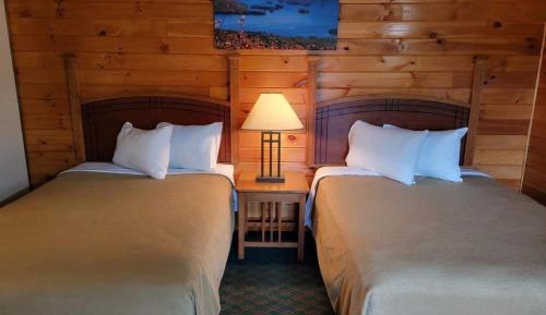 Room with 2 Double Beds with Garden View
