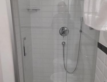 Deluxe Room (2 Adults + 1 Child)