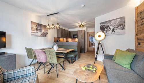 Superior Two-bedroom Apartment with balcony