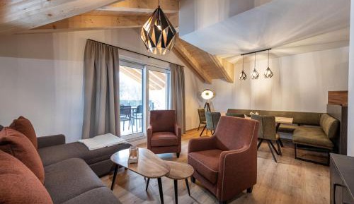 Apartment with 3 Bedrooms and Balcony