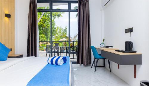 Double Room with Balcony and Sea View