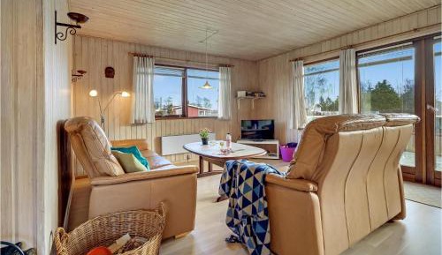 Three-Bedroom Holiday Home 
