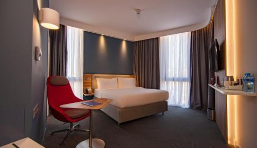 Standard Queen Room - Free Breakfast