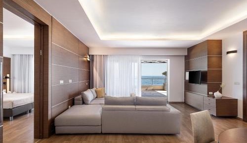 Imperial 2-Bedroom Suite Waterfront