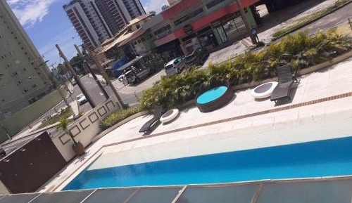 Apartment with Pool View 