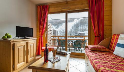 One-Bedroom Apartment (4 Adults)