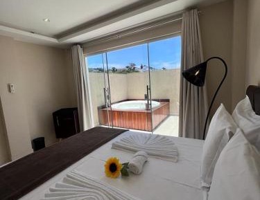 Deluxe Suite with Spa Bath