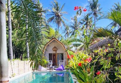 Bungalow with Patio