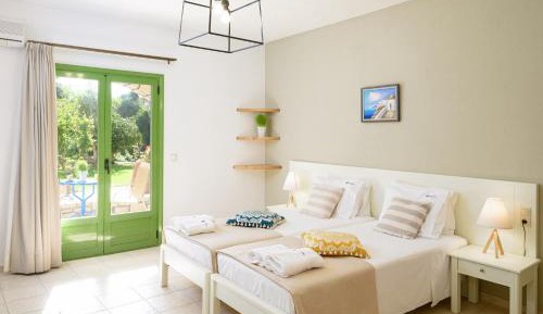 Studio (2 Adults)
