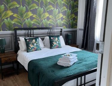 Deluxe Double Room with Shower