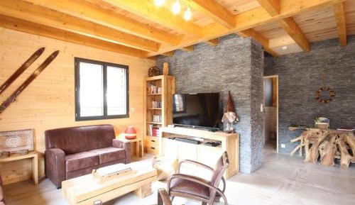 Chalet (11 Adults)