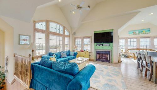 Five Bedroom Holiday Home