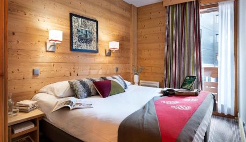 One Bedroom Apartment with Sleeping Alcove (6 People)