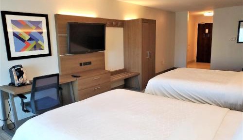 Standard Room with Two Queen Beds