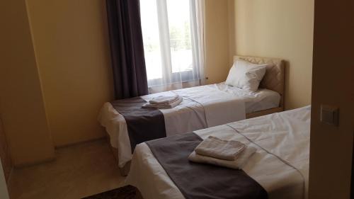 Twin Room with Shower