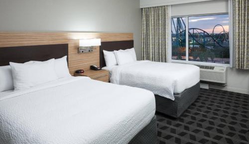 Deluxe Queen Suite