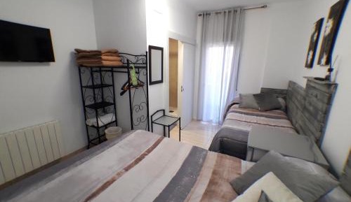 Triple Room with Private Bathroom