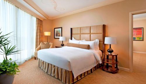 Astor St. Regis Suite, 1 Bedroom Suite, 1 King, Corner room