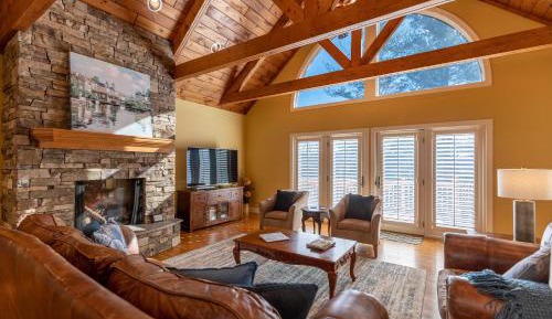 Three-Bedroom Holiday Home 