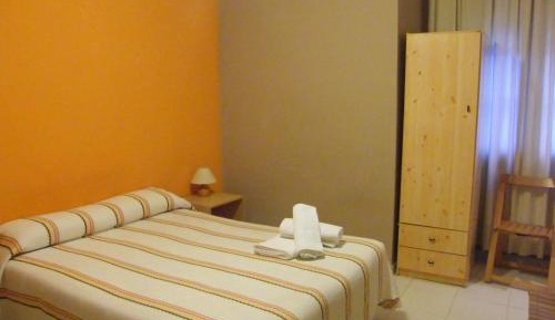 Double or Twin Room with Shared Bathroom