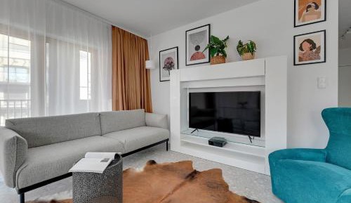 Deluxe Two-Bedroom Apartment