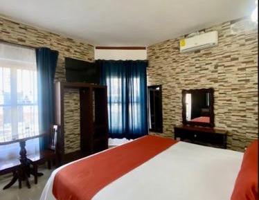 Queen Room