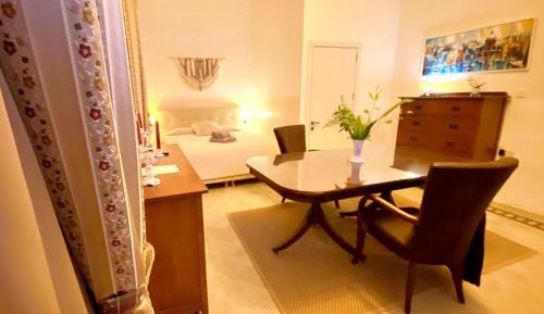 Executive King Room with Private bathroom 