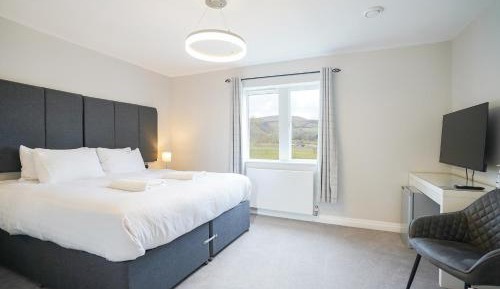 Deluxe Double or Twin Room with Mountain View