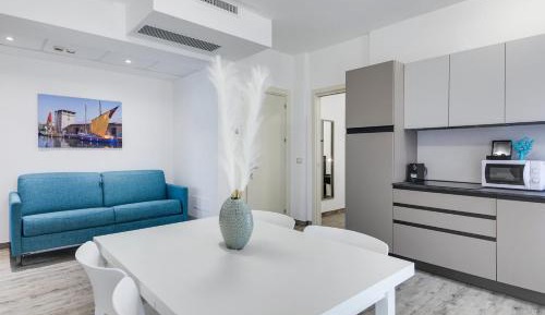 Two Bedroom Deluxe Apartment with Balcony