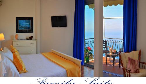 Suite with Sea View (4 Adults)
