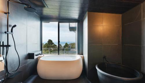 Quadruple Room with Private Bathroom