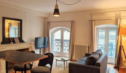 Family Suite with Air Conditioning 