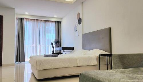 Studio Apartment with Balcony