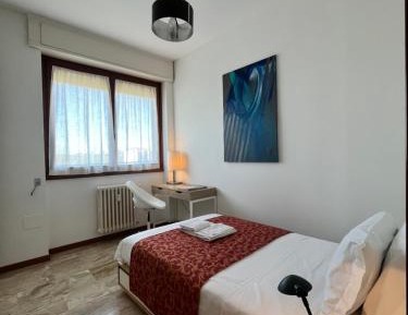 Single Room with Shared Bathroom