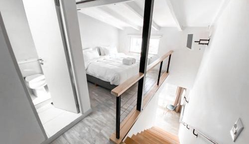 Studio - Split Level