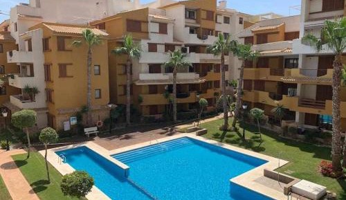 Apartment with Pool View 